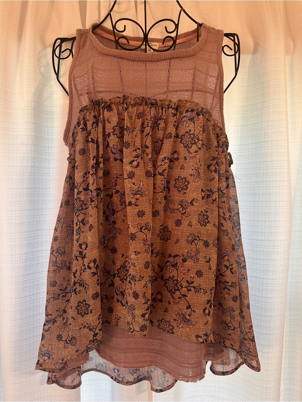 Mason Belle Sleeveless Floral Layered High-Low Tank in Lavendar